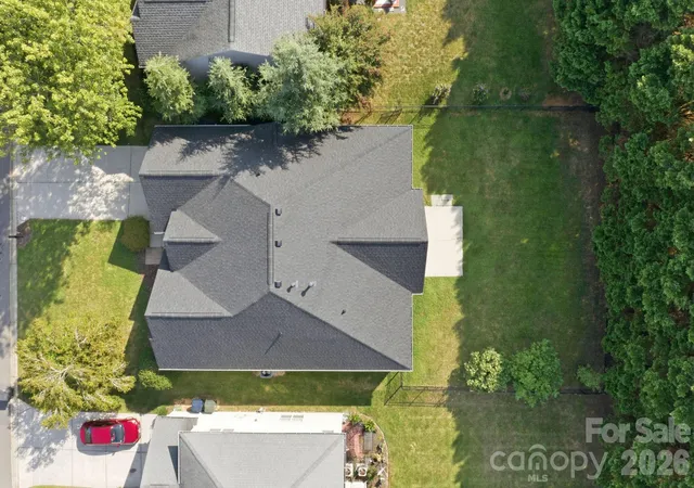 Photo 3 of Single family home for sale at 12602 Kemerton Ln, Huntersville, NC 28078 | MLS# 4416314 | Listing updated on 2026-10-02