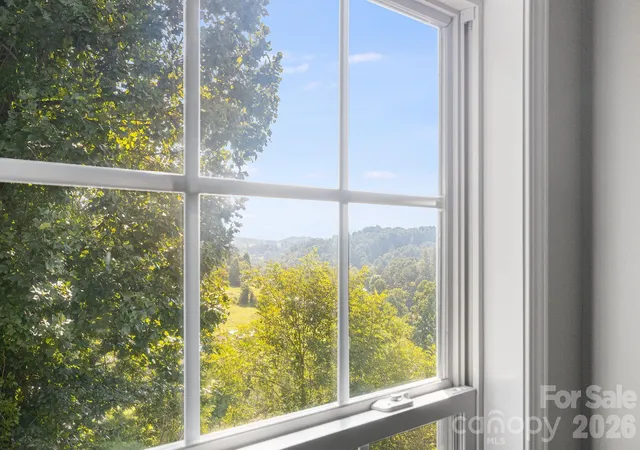 Photo 3 of Single family home for sale at 184 Scarlett Ridge Dr, Marshall, NC 28753 | MLS# 4416325 | Listing updated on 2026-10-16