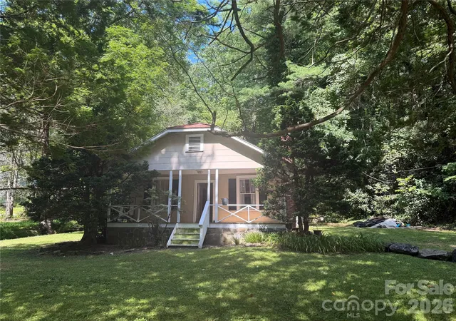 Photo 1 of Single family home for sale at 19010 Rosman Hwy, Sapphire, NC 28774 | MLS# 4416340 | Listing updated on 2026-09-27