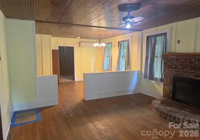 Photo 4 of Single family home for sale at 19010 Rosman Hwy, Sapphire, NC 28774 | MLS# 4416340 | Listing updated on 2026-09-27