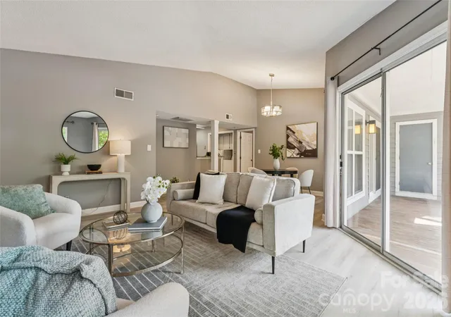 Listing Photo 5 - Condo for sale in building located at 7407 Ashfield Ct, Charlotte, NC 28226