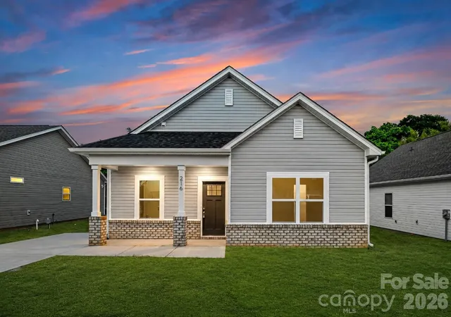 Photo 1 of Single family home for sale at 613 E Ratchford Ave, Gastonia, NC 28054 | MLS# 4416409 | Listing updated on 2026-09-14
