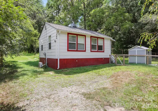Photo 2 of Multi family home for sale at 169 And 171 Cragmont Rd, Black Mountain, NC 28711 | MLS# 4416488 | Listing updated on 2026-10-07