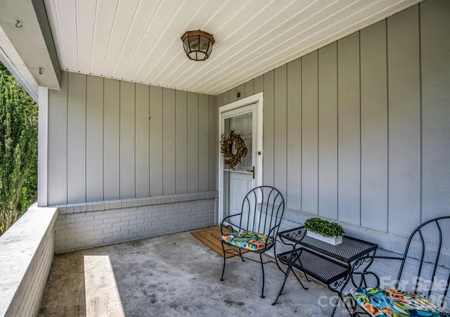 Photo 3 of Single family home for sale at 370 Orchard Cir, Laurel Park, NC 28739 | MLS# 4416531 | Listing updated on 2026-09-22