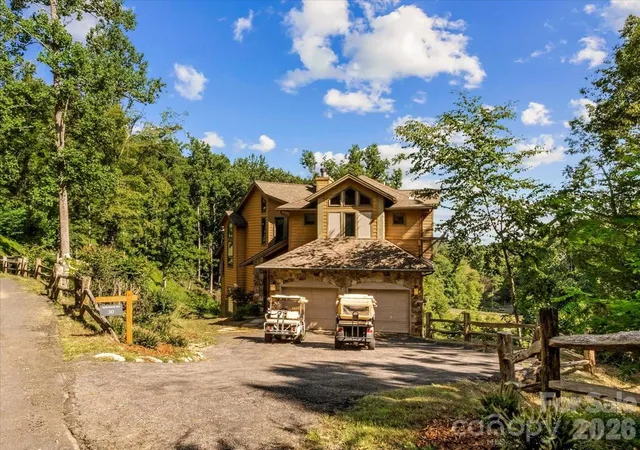 Photo 2 of Single family home for sale at 30 Apple Brandy Way, Burnsville, NC 28714 | MLS# 4416623 | Listing updated on 2026-09-11