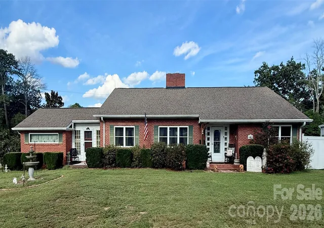 Photo 1 of Single family home for sale at 401 S Mulberry St, Cherryville, NC 28021 | MLS# 4416640 | Listing updated on 2026-09-14