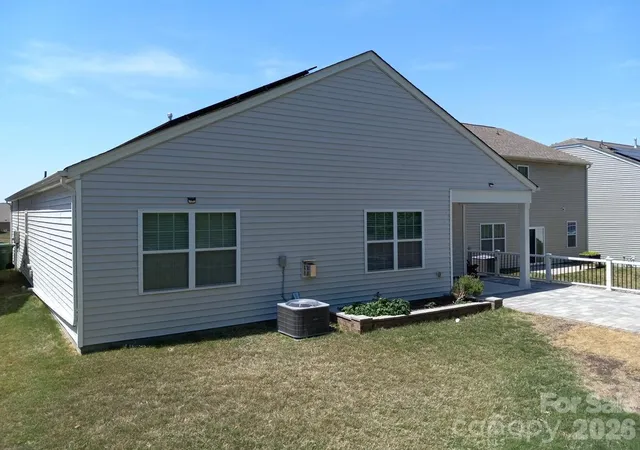 Photo 4 of Single family home for sale at 5108 Briscoe Dr, Charlotte, NC 28214 | MLS# 4416752 | Listing updated on 2026-09-14