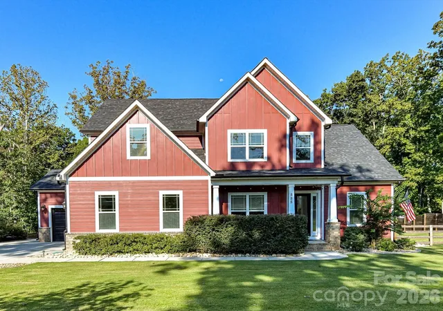 Photo 1 of Single family home for sale at 555 Shepherd Ln, Clover, SC 29710 | MLS# 4416784 | Listing updated on 2026-09-24