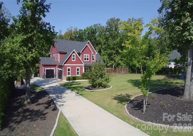Photo 3 of Single family home for sale at 555 Shepherd Ln, Clover, SC 29710 | MLS# 4416784 | Listing updated on 2026-09-24