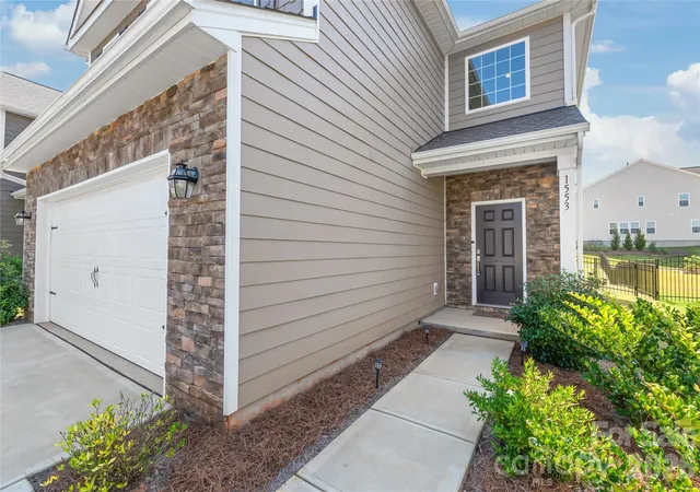 Photo 3 of Single family home for sale at 1553 Turkey Roost Rd, Fort Mill, SC 29715 | MLS# 4416833 | Listing updated on 2026-09-13