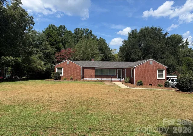 Photo 3 of Single family home for sale at 819 Wildwood St, Wadesboro, NC 28170 | MLS# 4416922 | Listing updated on 2026-10-01