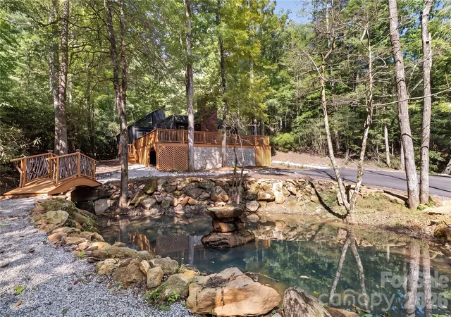 Photo 1 of Single family home for sale at 320 Never Mountain Rd, Taylorsville, NC 28681 | MLS# 4416948 | Listing updated on 2026-09-13
