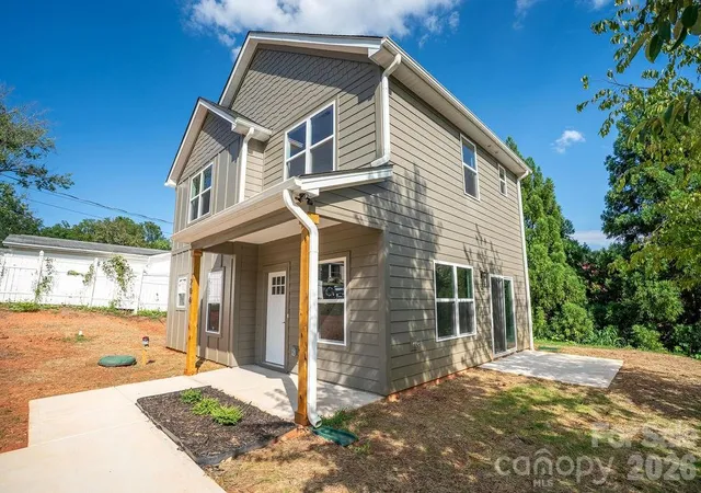 Photo 3 of Single family home for sale at 206 Prospect St Nw, Lenoir, NC 28645 | MLS# 4417008 | Listing updated on 2026-09-25