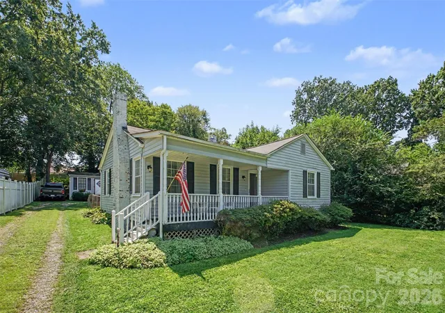 Photo 3 of Single family home for sale at 210 N Beaver St, Landis, NC 28088 | MLS# 4417048 | Listing updated on 2026-09-25