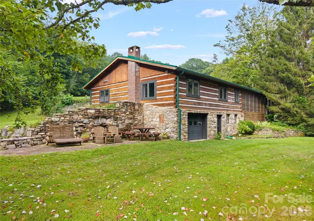 Photo 3 of Single family home for sale at 1061 Indian Trl Rd, Mars Hill, NC 28754 | MLS# 4417141 | Listing updated on 2026-09-14
