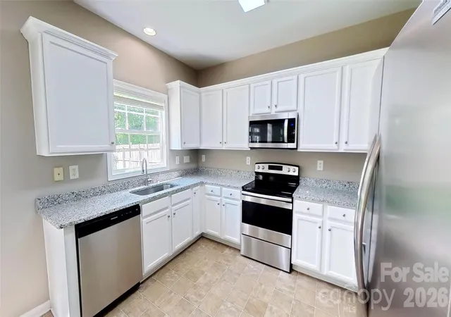 Photo 4 of Single family home for sale at 14516 Asheton Crk Dr, Charlotte, NC 28273 | MLS# 4417159 | Listing updated on 2026-09-21