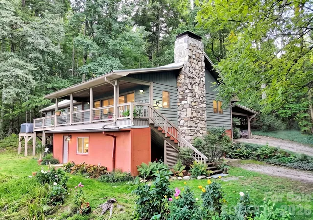 Photo 1 of Single family home for sale at 70 Calhoun Ridge Rd, Waynesville, NC 28786 | MLS# 4417199 | Listing updated on 2026-10-20