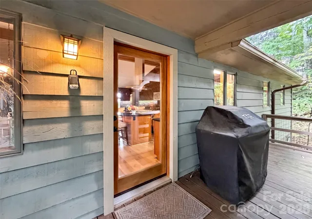 Photo 3 of Single family home for sale at 70 Calhoun Ridge Rd, Waynesville, NC 28786 | MLS# 4417199 | Listing updated on 2026-10-20