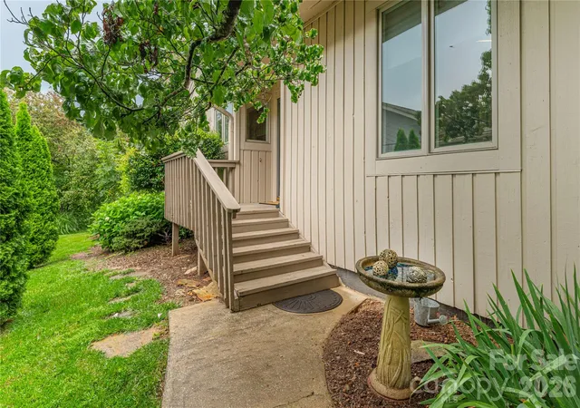 Photo 3 of Townhouse for sale at 121 Deerlake Dr, Asheville, NC 28803 | MLS# 4417222 | Listing updated on 2026-10-09
