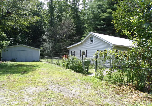 Photo 2 of Single family home for sale at 2131 Somerset Dr #441, Hendersonville, NC 28791 | MLS# 4417277 | Listing updated on 2026-10-07
