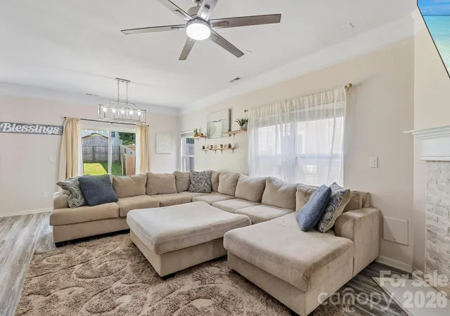 Photo 4 of Single family home for sale at 10302 Hugue Wy, Charlotte, NC 28214 | MLS# 4417320 | Listing updated on 2026-10-13