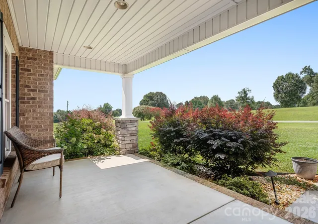 Photo 4 of Single family home for sale at 2261 Eva Ct, Lincolnton, NC 28092 | MLS# 4417585 | Listing updated on 2026-09-11