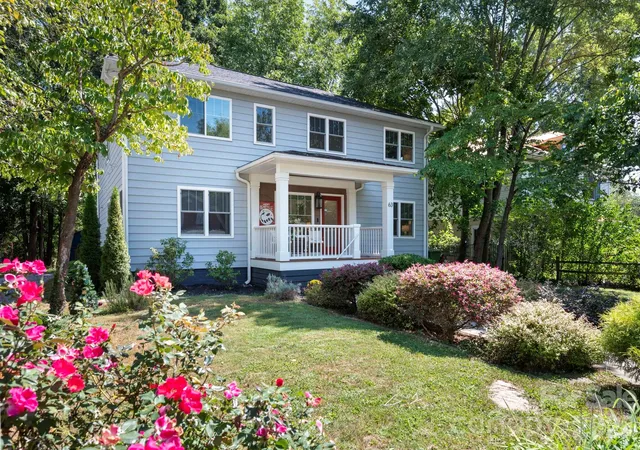 Photo 1 of Single family home for sale at 63 Westwood Pl, Asheville, NC 28806 | MLS# 4417640 | Listing updated on 2026-09-15