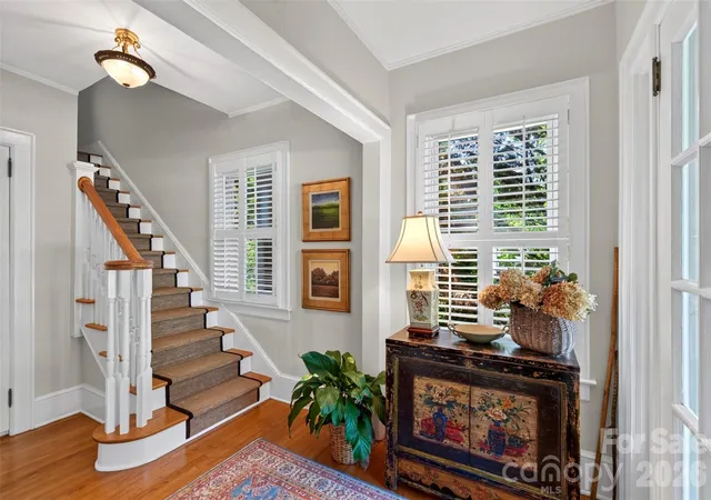 Photo 3 of Single family home for sale at 36 Mount Vernon Cir, Asheville, NC 28804 | MLS# 4417652 | Listing updated on 2026-09-14