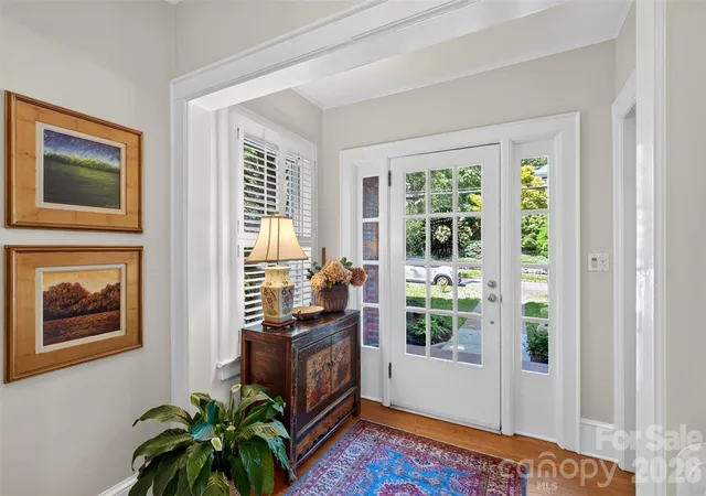 Photo 3 of Single family home for sale at 36 Mount Vernon Cir, Asheville, NC 28804 | MLS# 4417652 | Listing updated on 2026-09-14