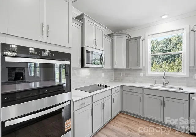 Photo 4 of Single family home for sale at 1060 Merganser Way, Indian Trail, NC 28079 | MLS# 4417669 | Listing updated on 2026-10-16
