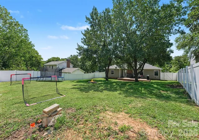 Photo 2 of Single family home for sale at 11525 Waterflower Ln, Charlotte, NC 28262 | MLS# 4417729 | Listing updated on 2026-10-06