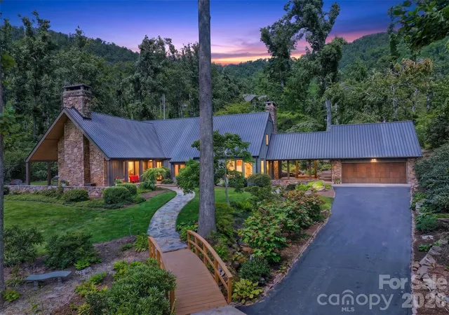 Photo 1 of Single family home for sale at 299 Webb Cvs Rd, Asheville, NC 28804 | MLS# 4417747 | Listing updated on 2026-09-12