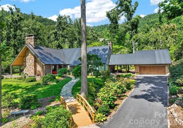 Photo 2 of Single family home for sale at 299 Webb Cvs Rd, Asheville, NC 28804 | MLS# 4417747 | Listing updated on 2026-09-12