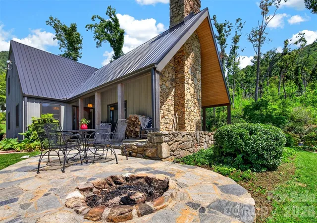 Photo 3 of Single family home for sale at 299 Webb Cvs Rd, Asheville, NC 28804 | MLS# 4417747 | Listing updated on 2026-09-12