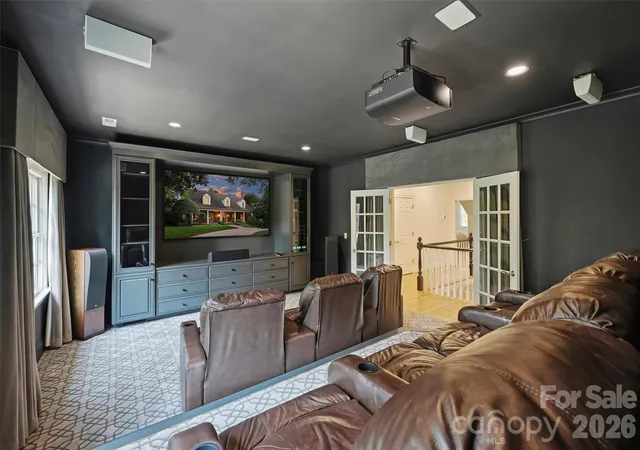 Photo 4 of Single family home for sale at 2115 Foxcroft Woods Ln, Charlotte, NC 28211 | MLS# 4418029 | Listing updated on 2026-10-24
