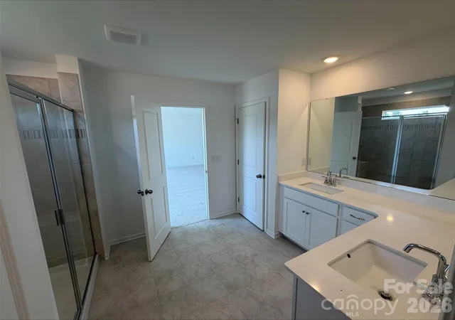 Photo 4 of Single family home for sale at 2123 Morning Gold Dr, Maiden, NC 28650 | MLS# 4418075 | Listing updated on 2026-10-26