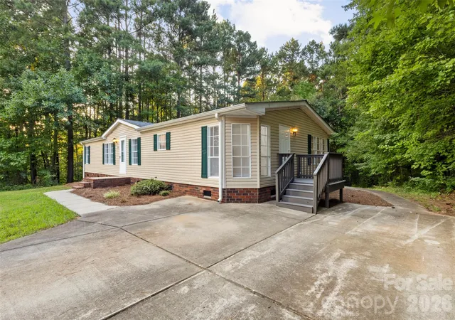Photo 3 of Single family home for sale at 223 Ridge Crk Dr, Troutman, NC 28166 | MLS# 4418175 | Listing updated on 2026-09-11