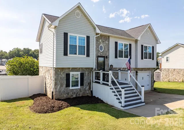 Photo 1 of Single family home for sale at 4889 Carpenter Rd, Granite Falls, NC 28630 | MLS# 4418303 | Listing updated on 2026-09-26