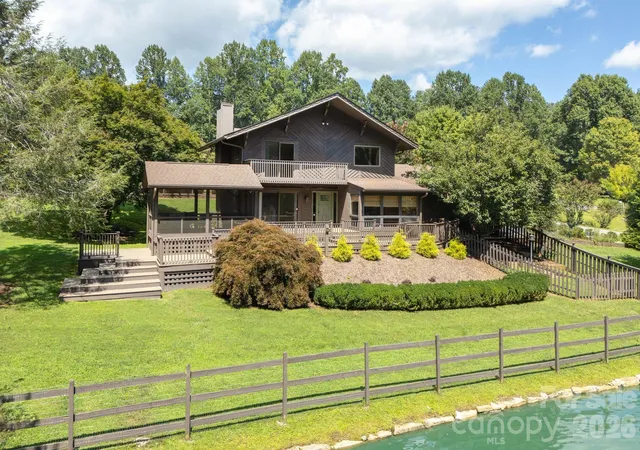 Photo 3 of Single family home for sale at 20 Spring Lake Dr, Mills River, NC 28759 | MLS# 4418364 | Listing updated on 2026-09-11
