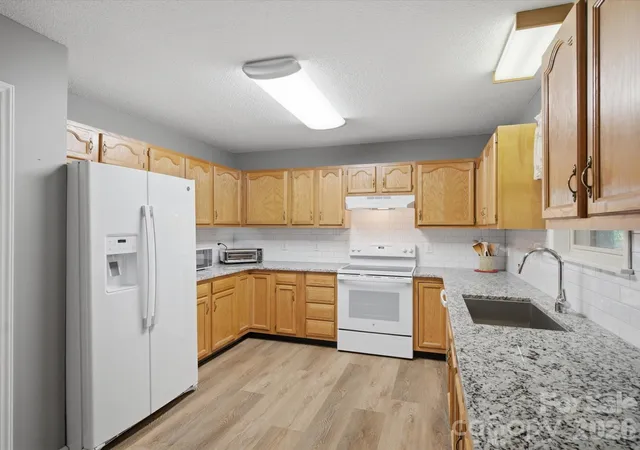 Photo 3 of Single family home for sale at 155 S Grandview Rd, Clover, SC 29710 | MLS# 4418393 | Listing updated on 2026-10-20