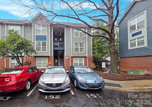 Photo 3 of Condo for sale at 525 N Graham St #3F, Charlotte, NC 28202 | MLS# 4418581 | Listing updated on 2026-10-25