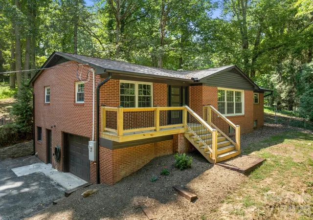 Photo 3 of Single family home for sale at 340 School Rd, Asheville, NC 28806 | MLS# 4418622 | Listing updated on 2026-10-05