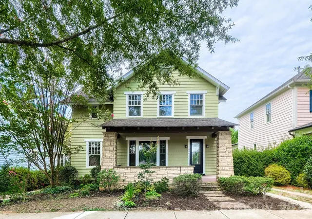 Photo 1 of Single family home for sale at 1006 Assembly St, Belmont, NC 28012 | MLS# 4418701 | Listing updated on 2026-09-28