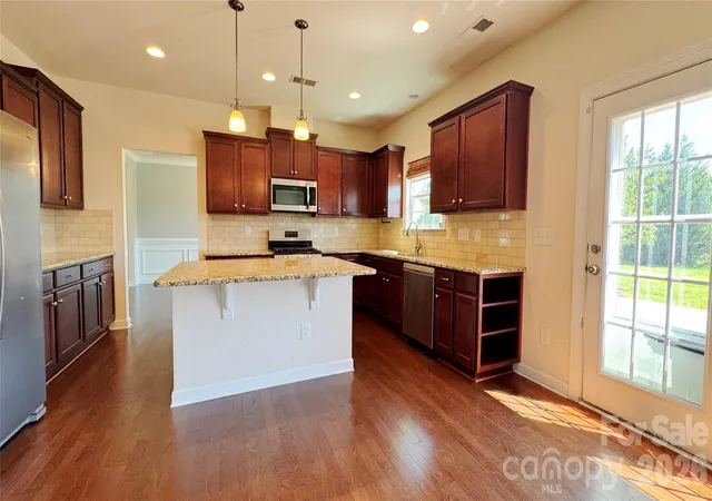 Photo 3 of Single family home for sale at 2082 Feldspar Dr, Davidson, NC 28036 | MLS# 4418726 | Listing updated on 2026-10-02