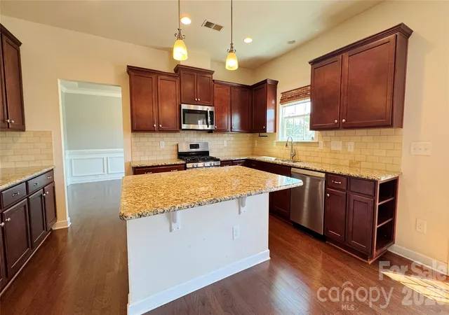 Photo 3 of Single family home for sale at 2082 Feldspar Dr, Davidson, NC 28036 | MLS# 4418726 | Listing updated on 2026-10-02