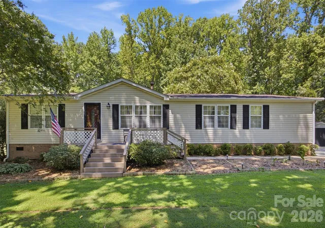 Photo 3 of Single family home for sale at 185 Payne St, Mount Holly, NC 28120 | MLS# 4418769 | Listing updated on 2026-09-29