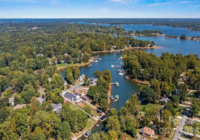 Photo 1 of Single family home for sale at 7834 Green Cove Ct, Denver, NC 28037 | MLS# 4418778 | Listing updated on 2026-09-29
