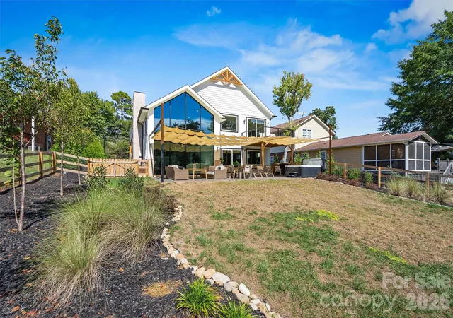 Photo 3 of Single family home for sale at 7834 Green Cove Ct, Denver, NC 28037 | MLS# 4418778 | Listing updated on 2026-09-29