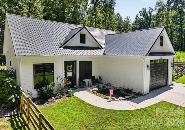 Photo 3 of Single family home for sale at 7342 Milan Dr, Huntersville, NC 28078 | MLS# 4418830 | Listing updated on 2026-10-21
