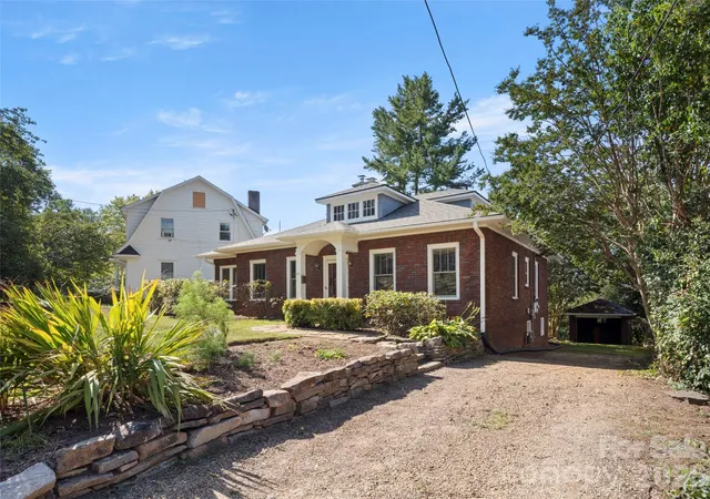 Photo 2 of Single family home for sale at 65 Longview Rd, Asheville, NC 28806 | MLS# 4418878 | Listing updated on 2026-10-05